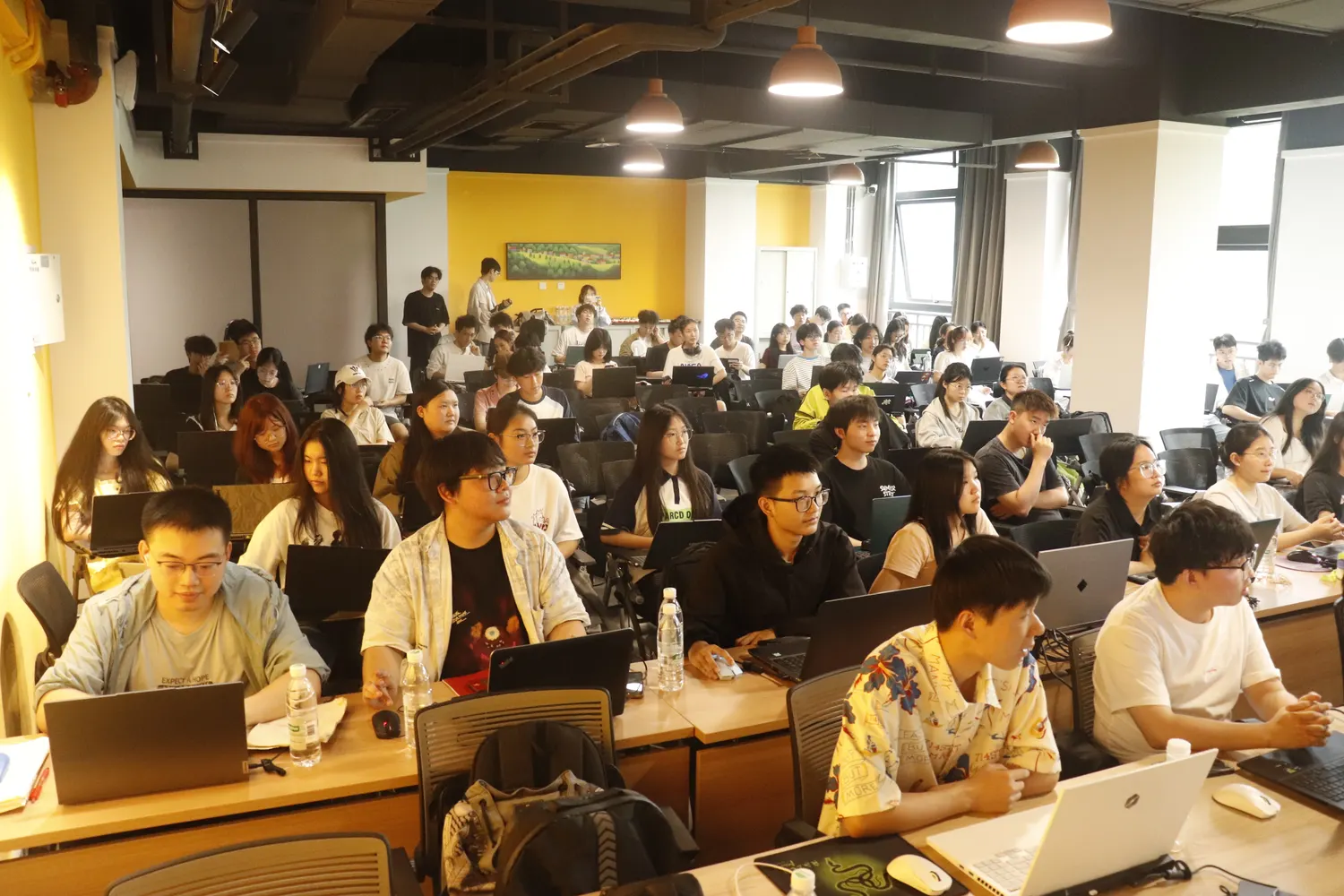 TRAE on Campus · AI Coding Hackathon 现场照片 2
