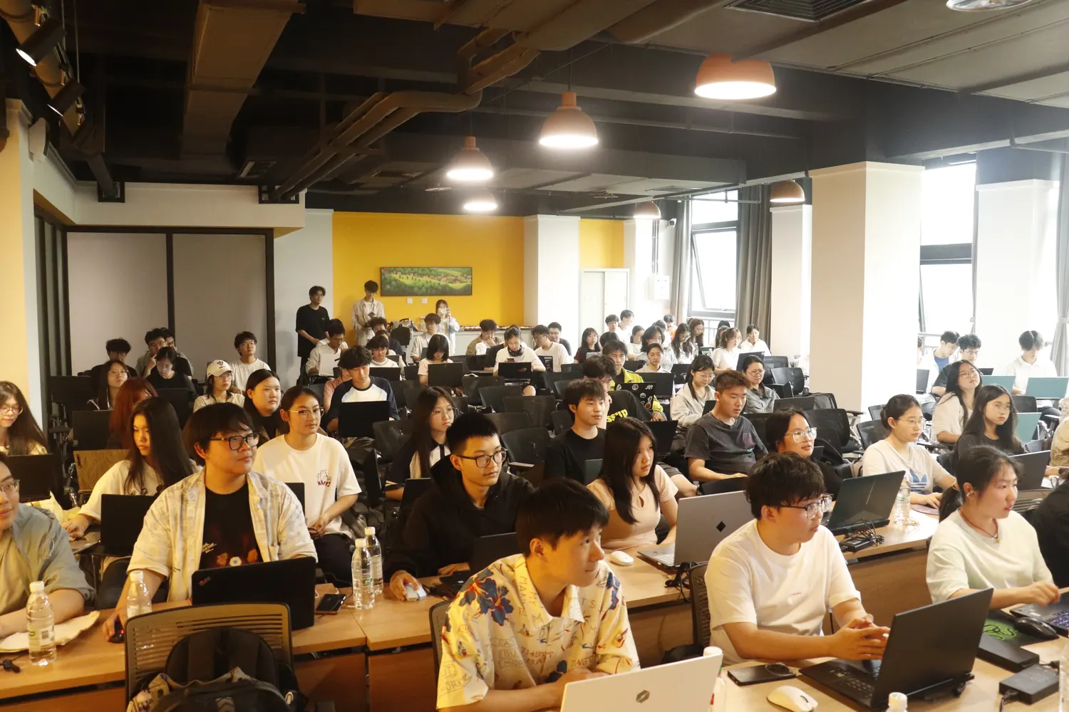 TRAE on Campus · AI Coding Hackathon 现场照片 4